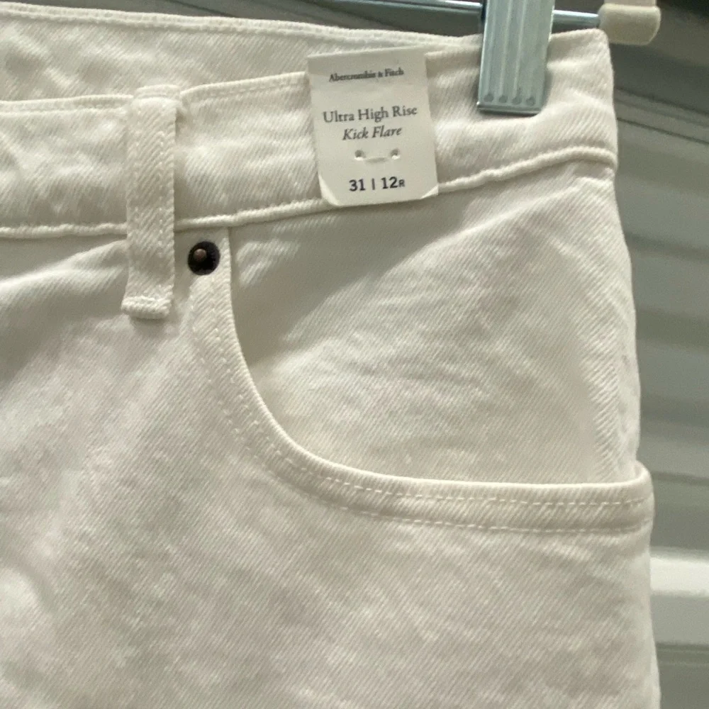 White jeans - Picture 1 of 8